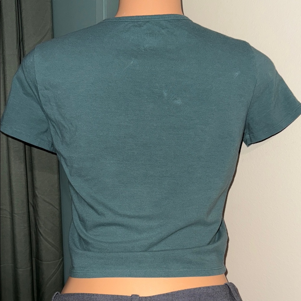 Hollister Athletic Club Women's Green Crop Top - Picture 3 of 4